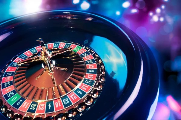 Roulette wheel spinning during active gameplay